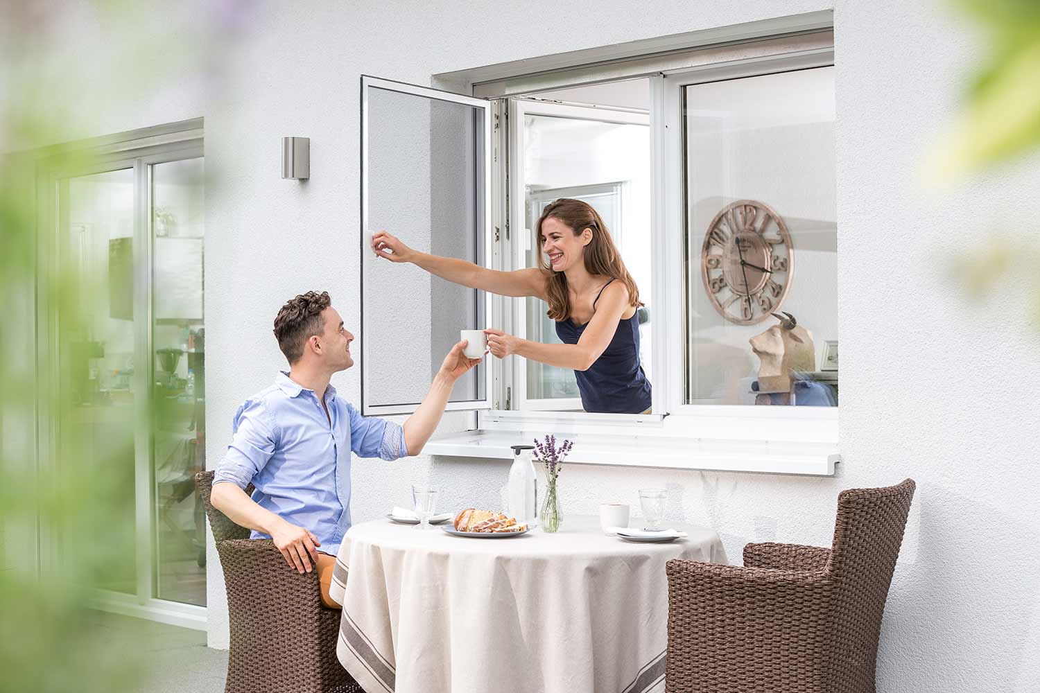 Pendelfenster - Fliegentüre für Fenster Insektenschutz von Fensterbau Mittermaier